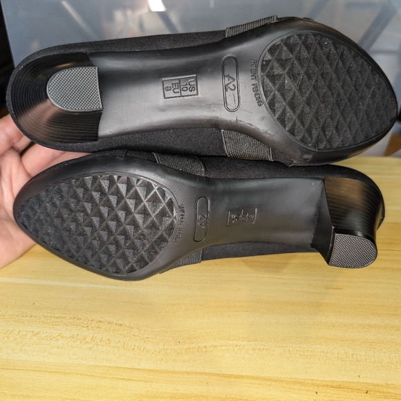 Aerosoles NWOT Shoreshot 10M black fabricand elastic 2" comfy loafer style heels - Picture 6 of 9